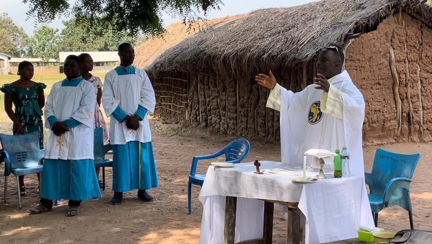 Supports priests in Africa with Mass stipends