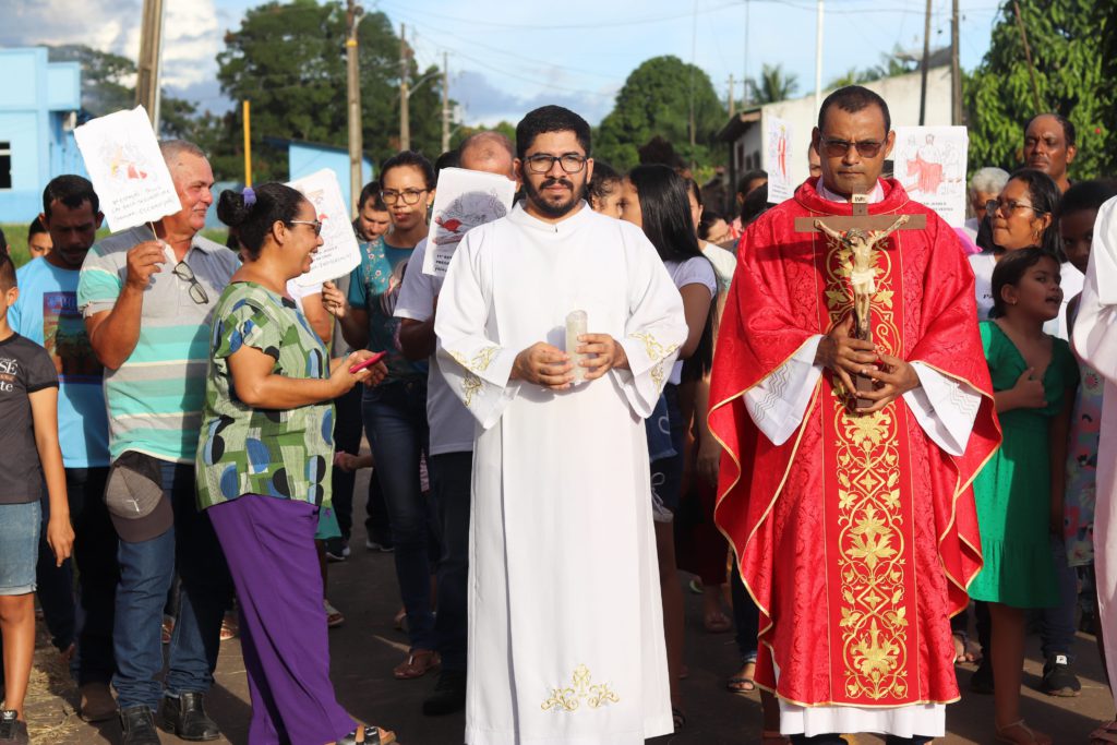 Apoya a futuros sacerdotes en la diócesis de Río Branco